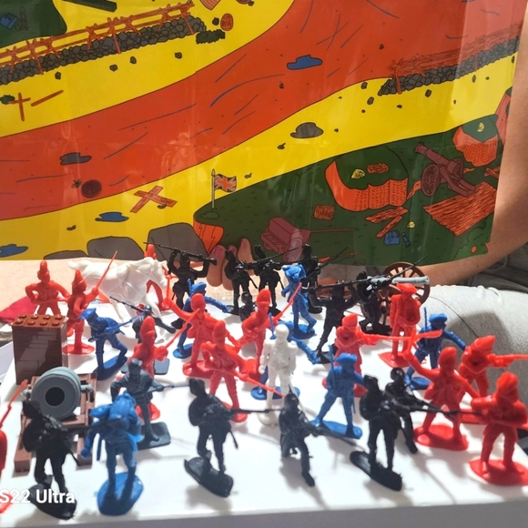 Other - The American Revolution's Souvenir Playset 36 Figs Cannon, Mortar, Horse & Scene